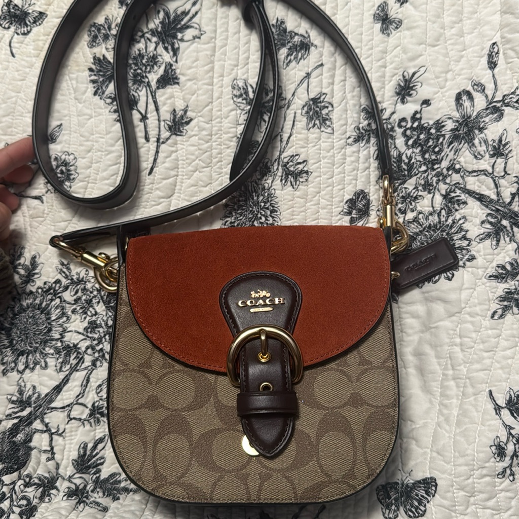 Kleo Shoulder Bag 17 In Signature Canvas (Coach C5691) Great Cond